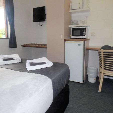 Banjo Paterson Motor Inn Townsville Exterior foto