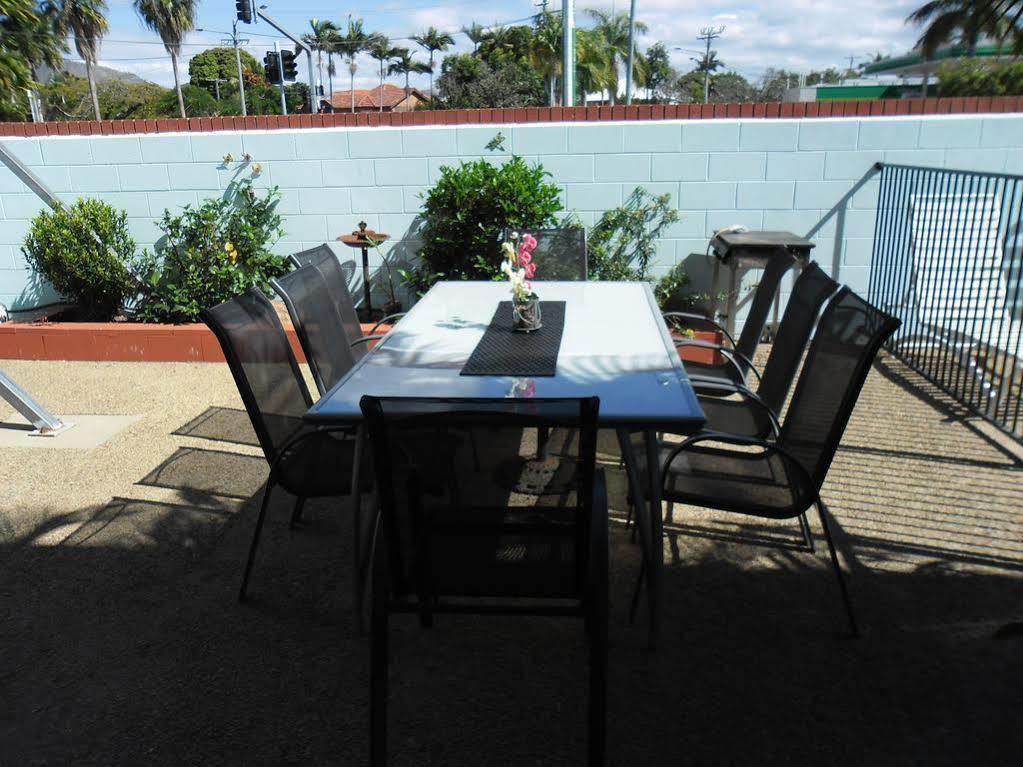 Banjo Paterson Motor Inn Townsville Exterior foto