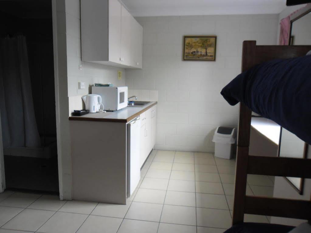 Banjo Paterson Motor Inn Townsville Exterior foto